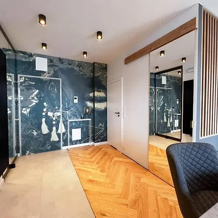 Premium Chopin Airport Apartman *